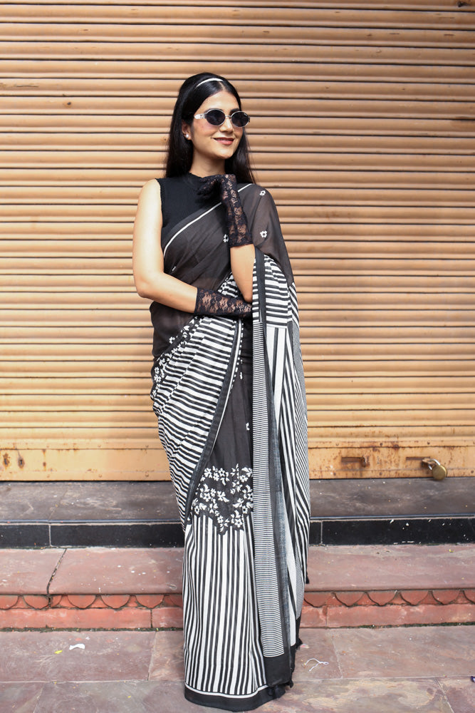 Retro Drama Printed Mulmul Cotton Saree