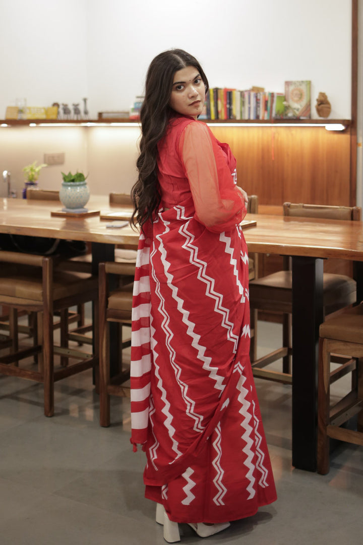 Pakeezah Red Printed Mulmul Cotton Pre-stitched Ready to Wear Saree with Pocket