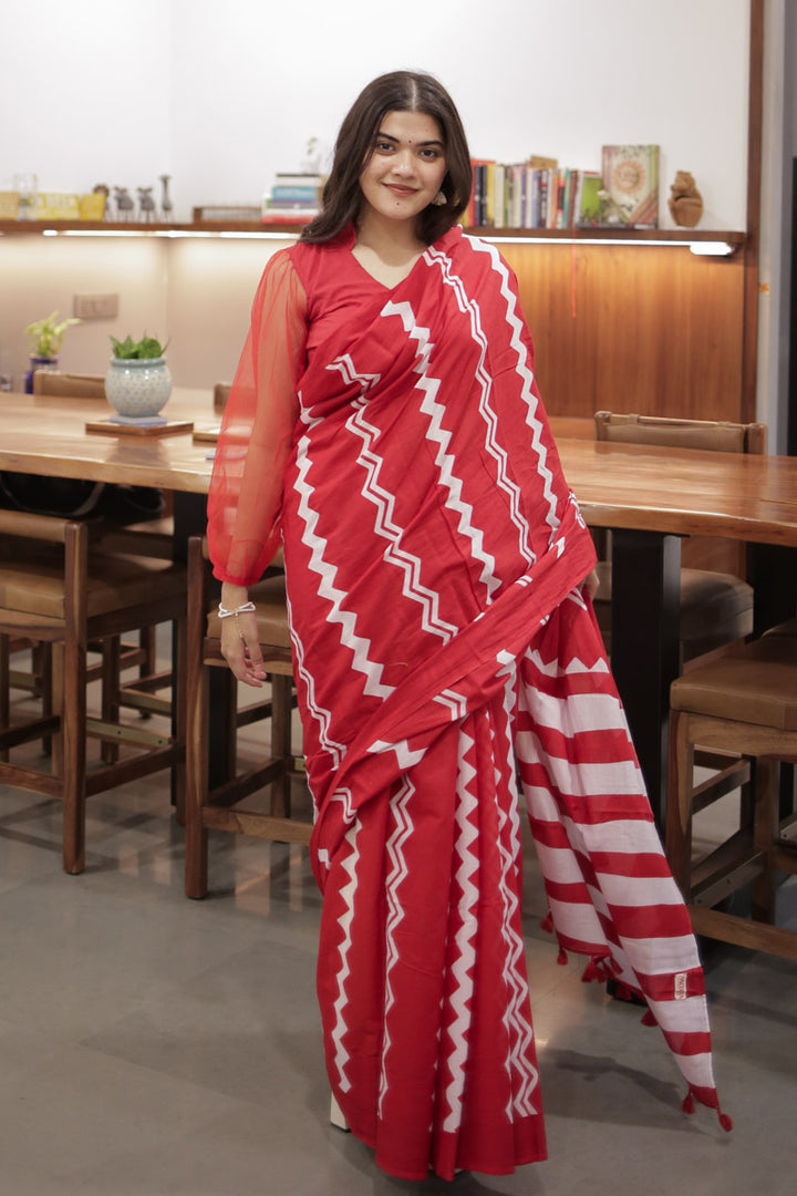 Pakeezah Red Printed Mulmul Cotton Saree