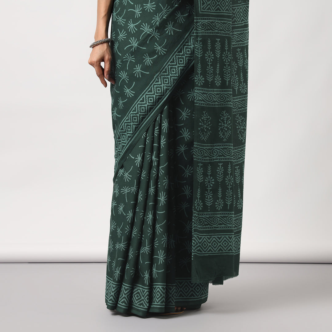 Dandelions in the Sky - Green Hand Block Print Mulmul Cotton Bagru Saree