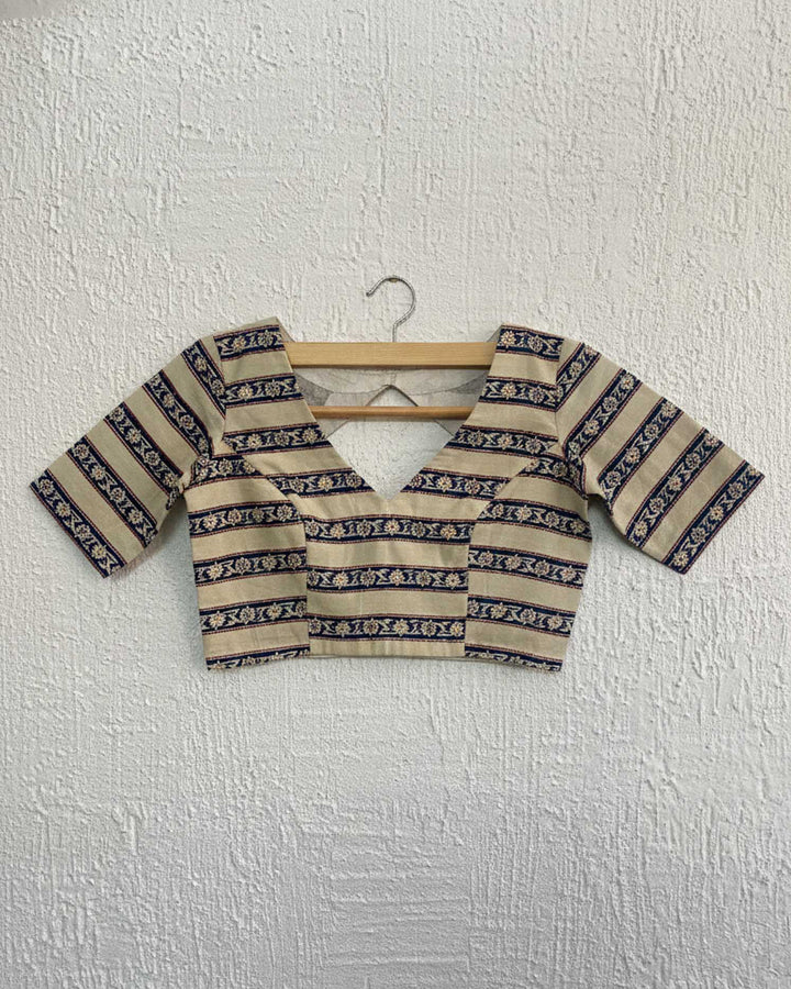 Casual Charm Printed Blouse with Diamond Back