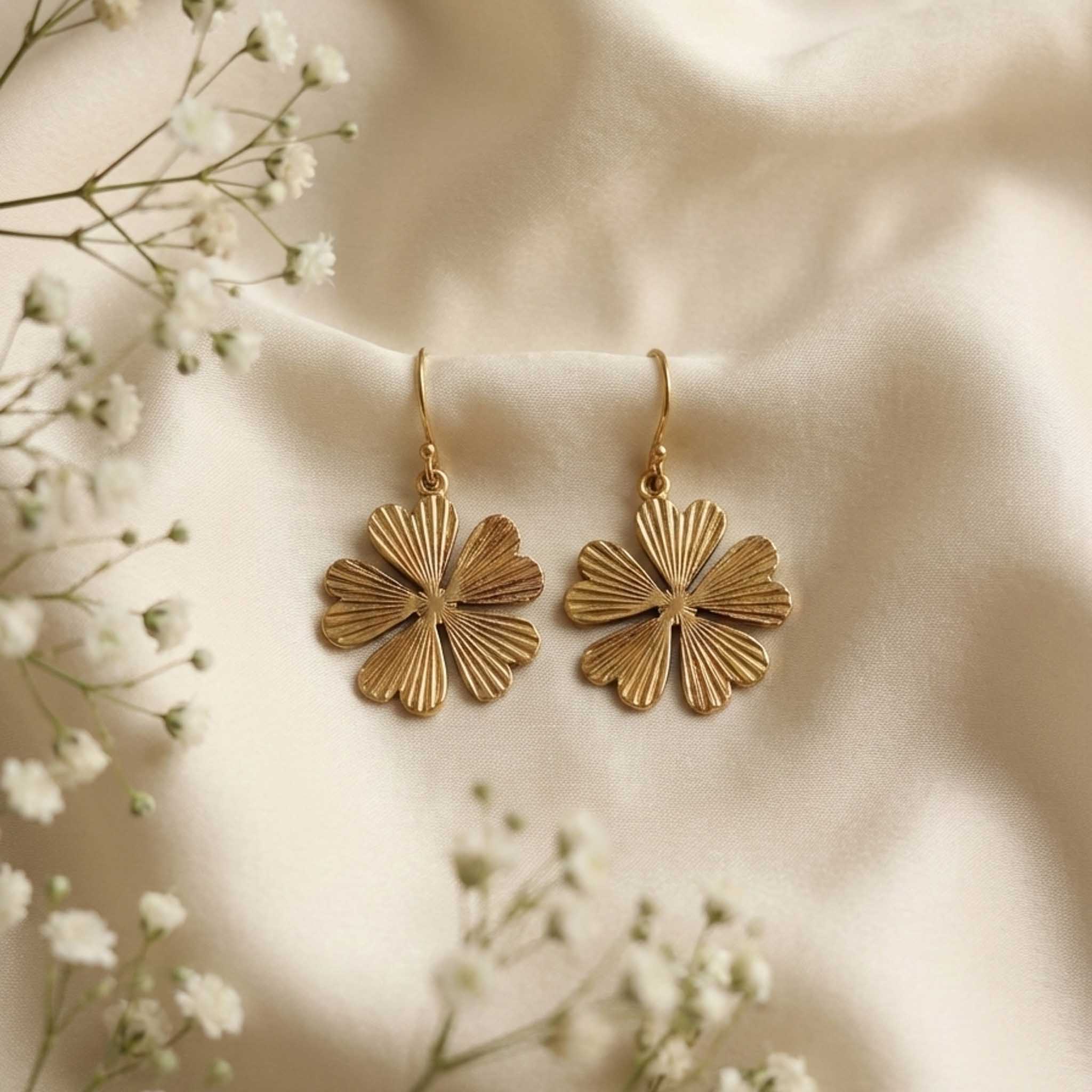 【新品未使用品】Floral Motif Short Earring Floral Motif 18k Gold Plated Earrings – Moora