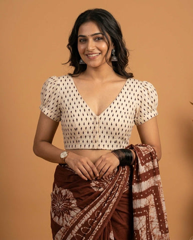 Subtle days V-neck Ivory Blouse with Puff Sleeves