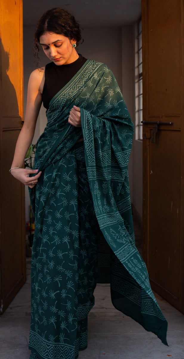 Dandelions in the Sky - Green Hand Block Print Mulmul Cotton Bagru Saree