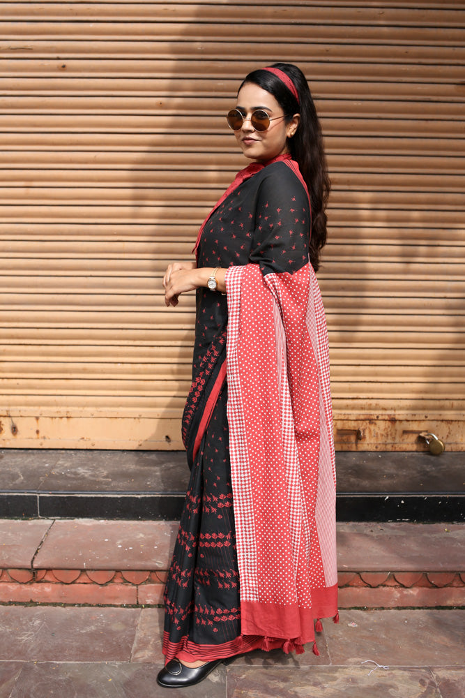 Disco Diva Printed Mulmul Cotton Saree