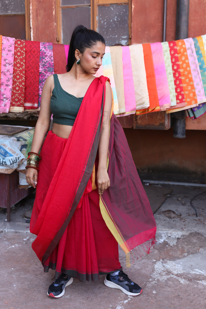 Gulnar - Handwoven Pure Mulmul Cotton Saree