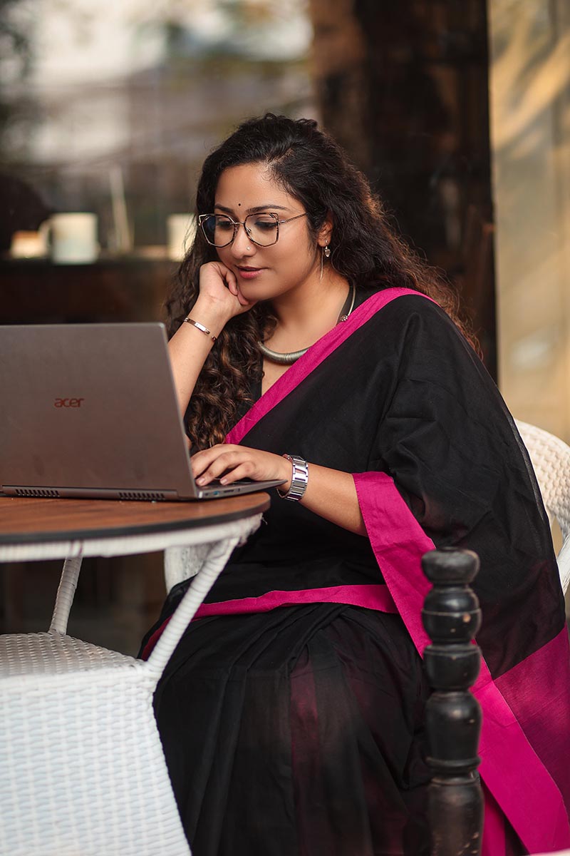 Black & Pink Handwoven Mulmul Cotton Saree