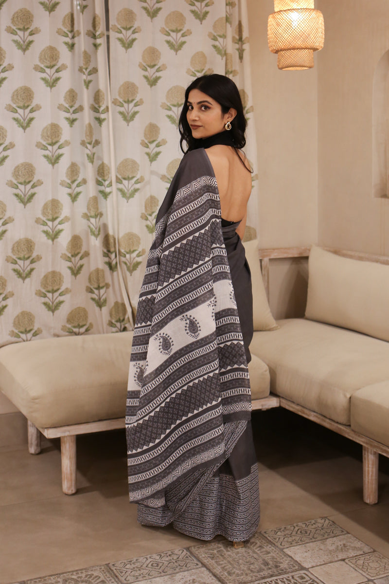 Ink & Ivory Printed Mulmul Cotton saree