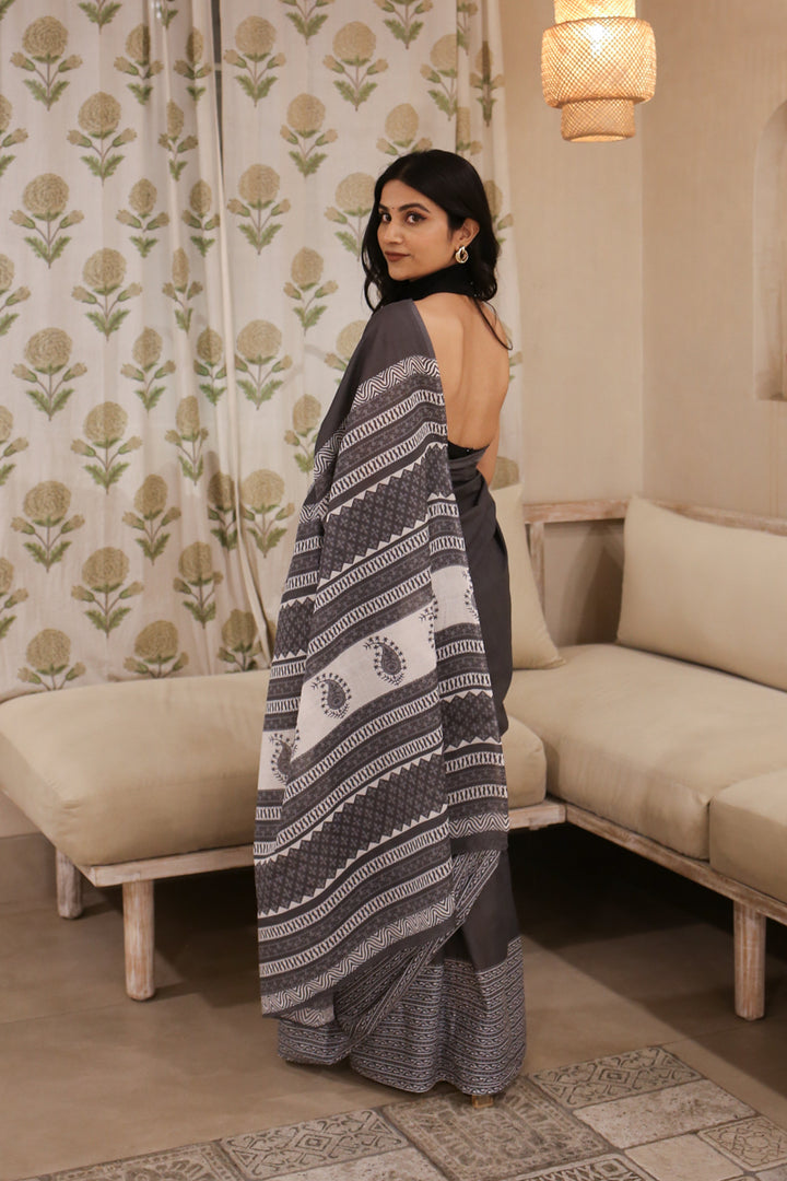 Ink & Ivory Printed Mulmul Cotton saree