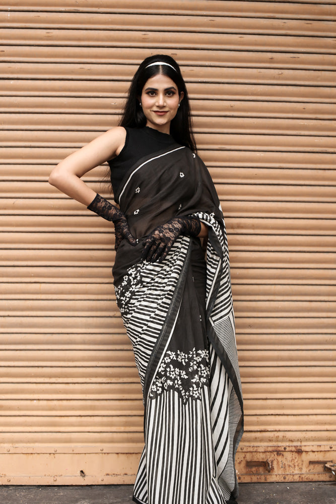 Retro Drama Printed Mulmul Cotton Saree