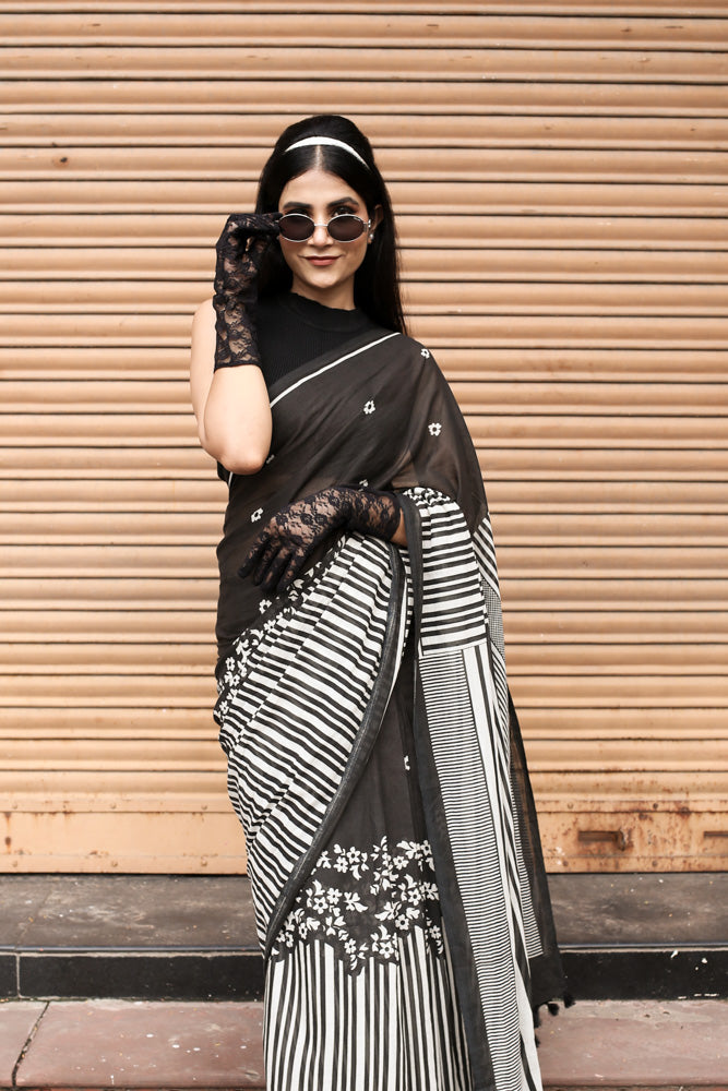 Retro Drama Printed Mulmul Cotton Saree