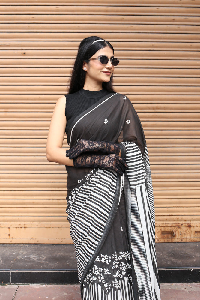 Retro Drama Printed Mulmul Cotton Saree