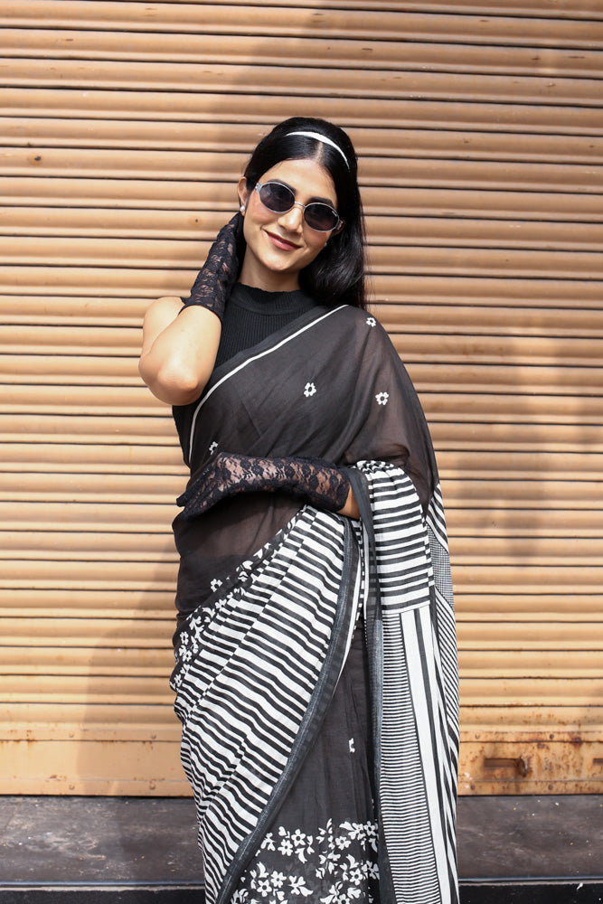 Retro Drama Printed Mulmul Cotton Saree