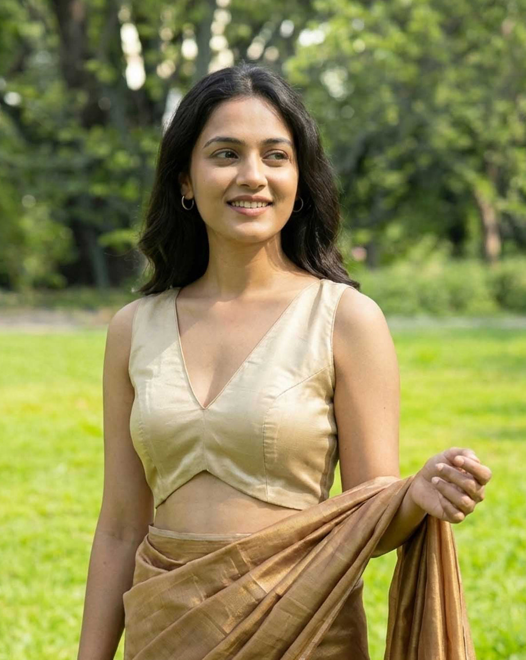 Basic Gold Tissue Sleeveless Princess-Cut Blouse