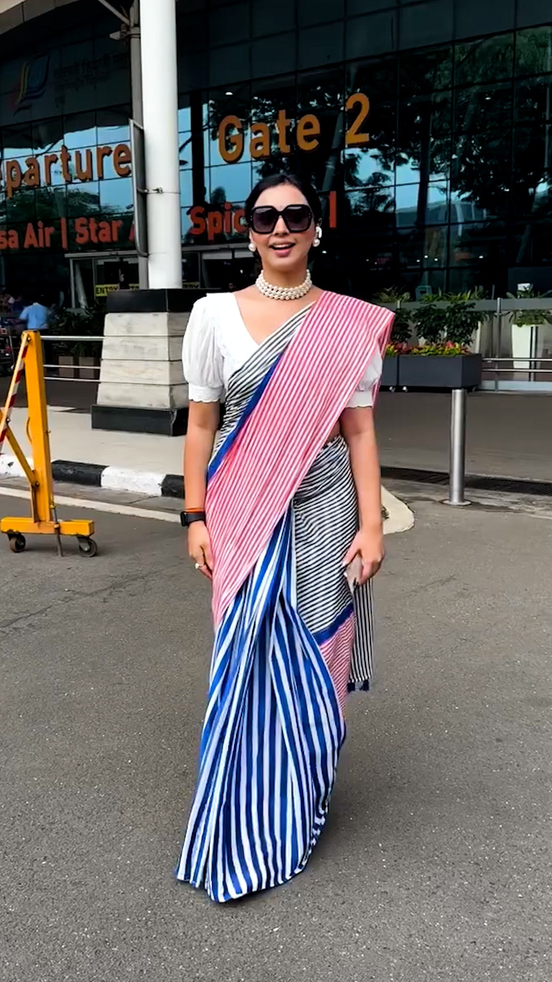 Laila × Vintage White Blouse (Pack of 2)