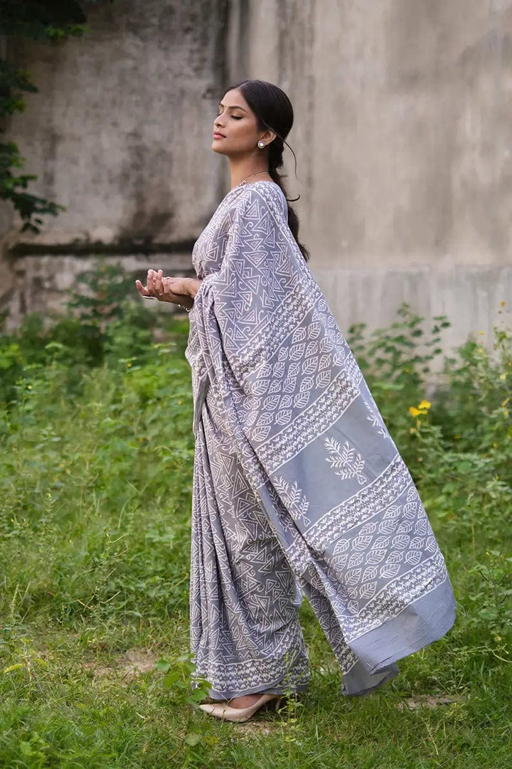 Walking in Cochin - Grey Block Print Mulmul Cotton Bagru Saree - Moora