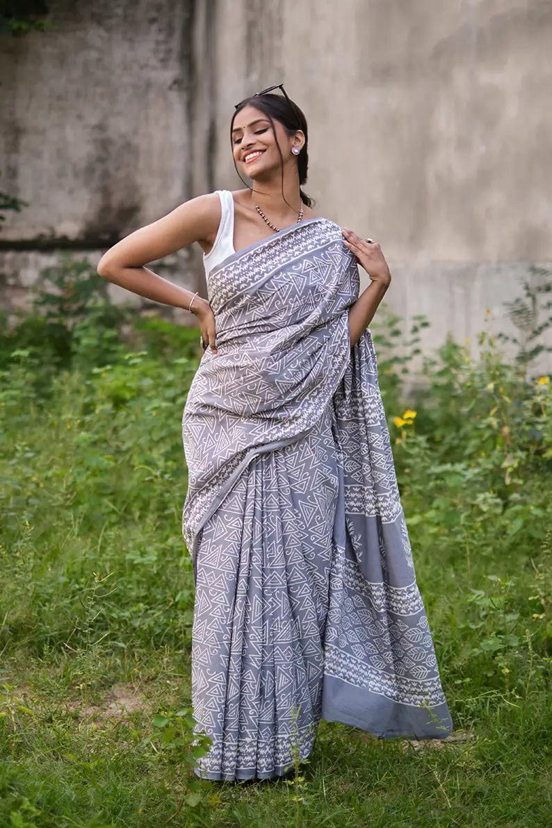 Walking in Cochin - Grey Block Print Mulmul Cotton Bagru Saree - Moora