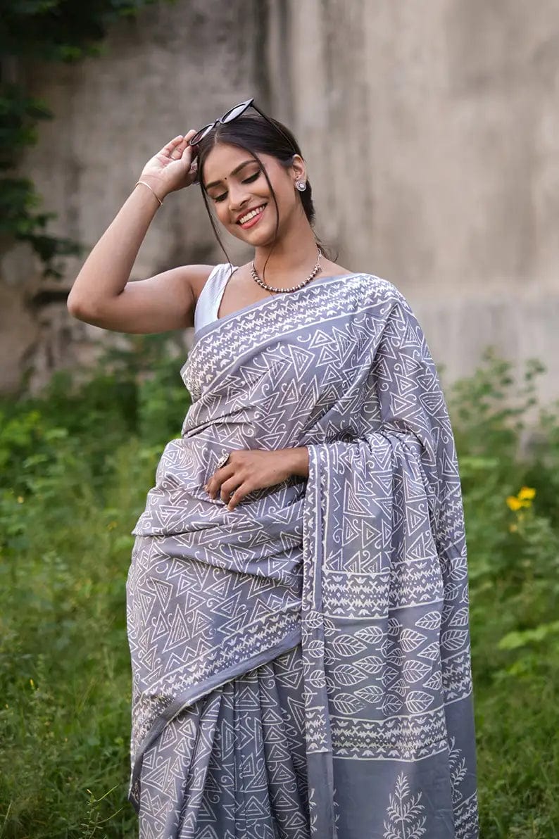 Walking in Cochin - Grey Block Print Mulmul Cotton Bagru Saree - Moora