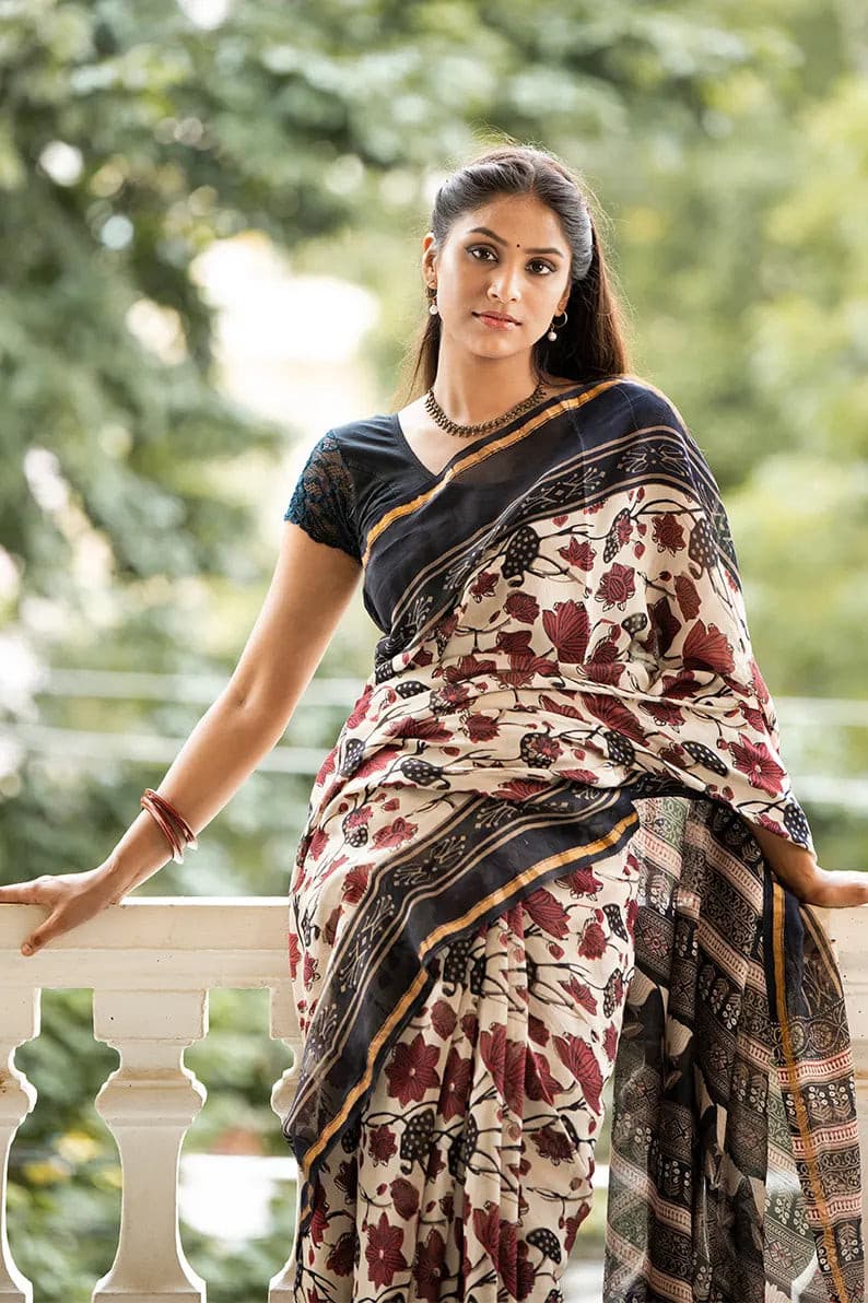 Floral Fantasies : Ajrakh Printed Chanderi Silk Saree - Moora